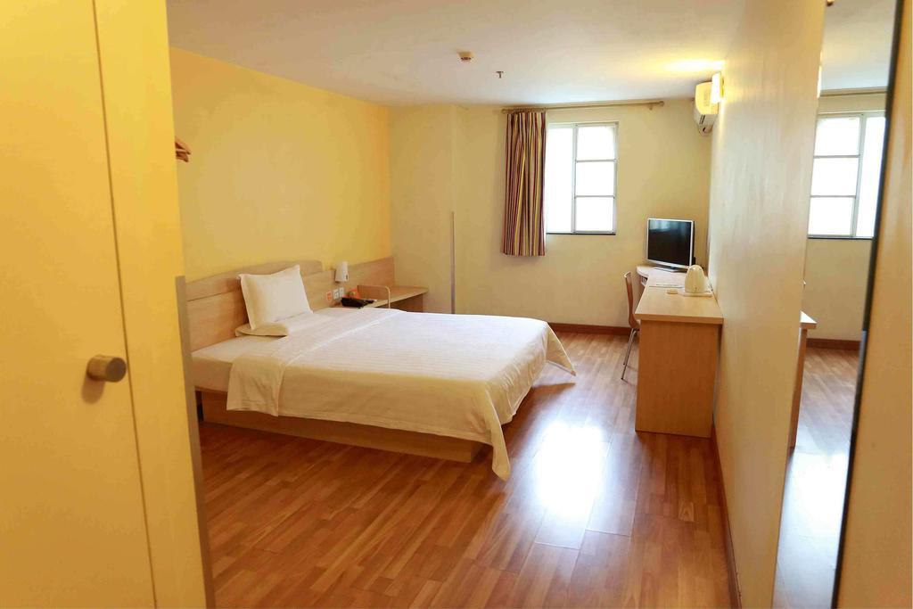 7Days Inn Wuzhou South Railway Station Cangwu Bilik gambar