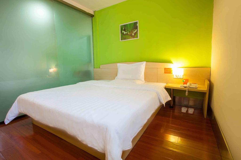 7Days Inn Wuzhou South Railway Station Cangwu Bilik gambar