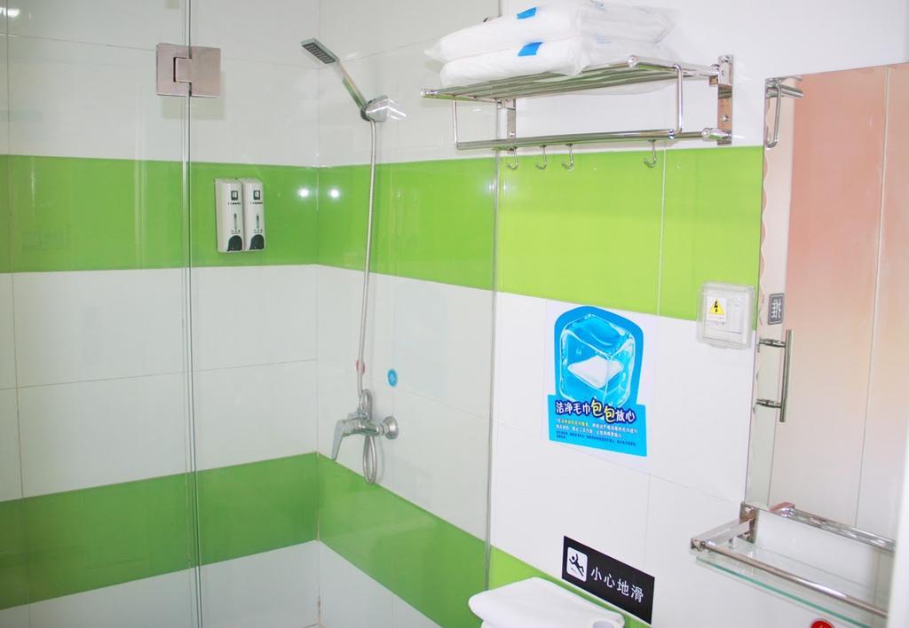 7Days Inn Wuzhou South Railway Station Cangwu Luaran gambar